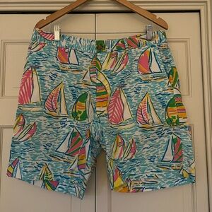 EUC Lilly Pulitzer “You Gotta Regatta” men’s sz 34 Fitz shorts “Holy Grail”